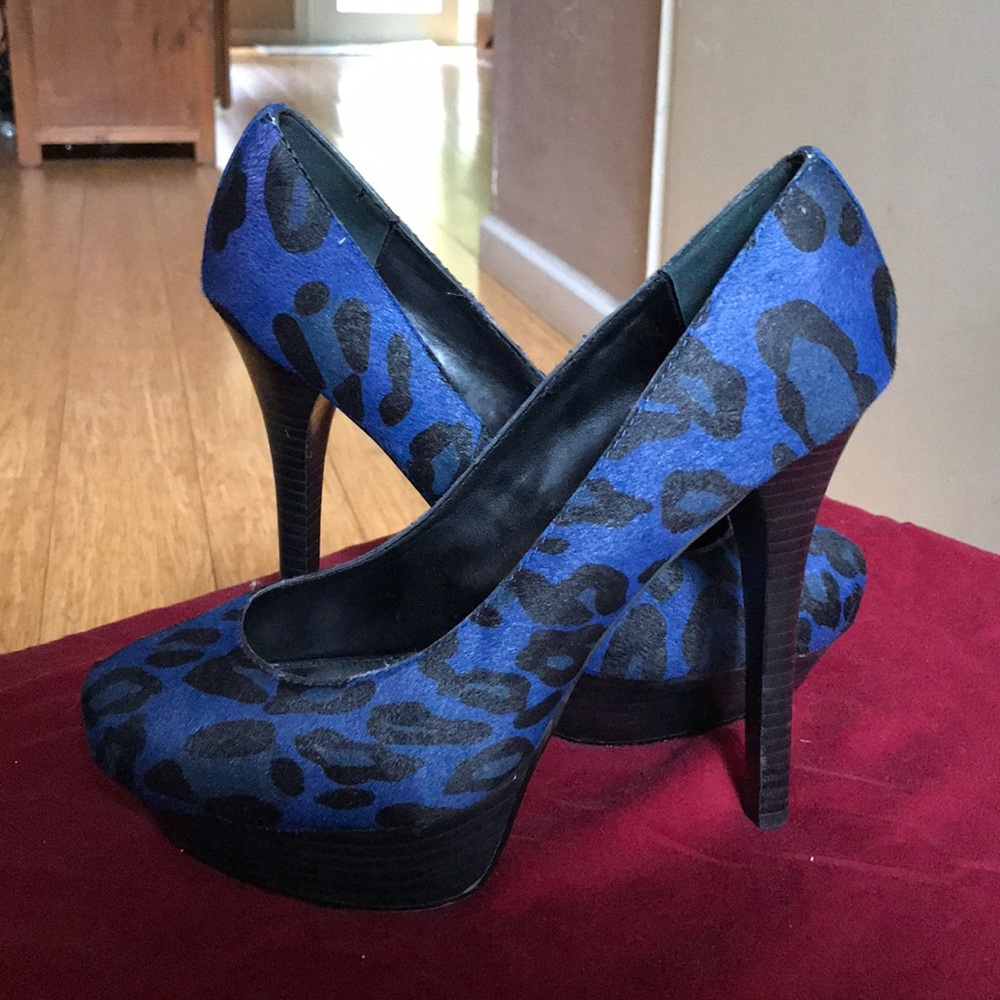 Bebe leopard heels ! Beautiful size 10